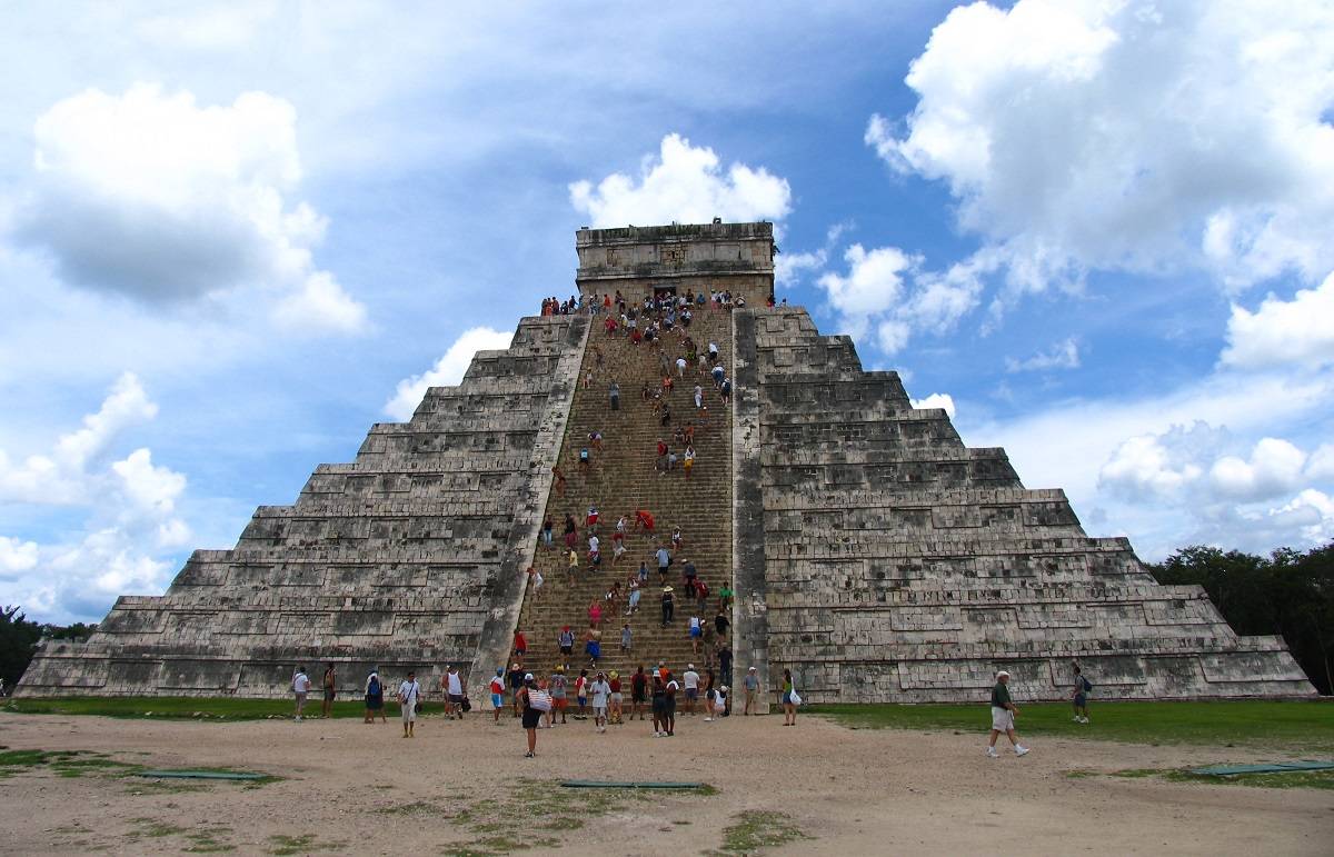 Discover the Historic Mayan Ruins at Chichen Itza